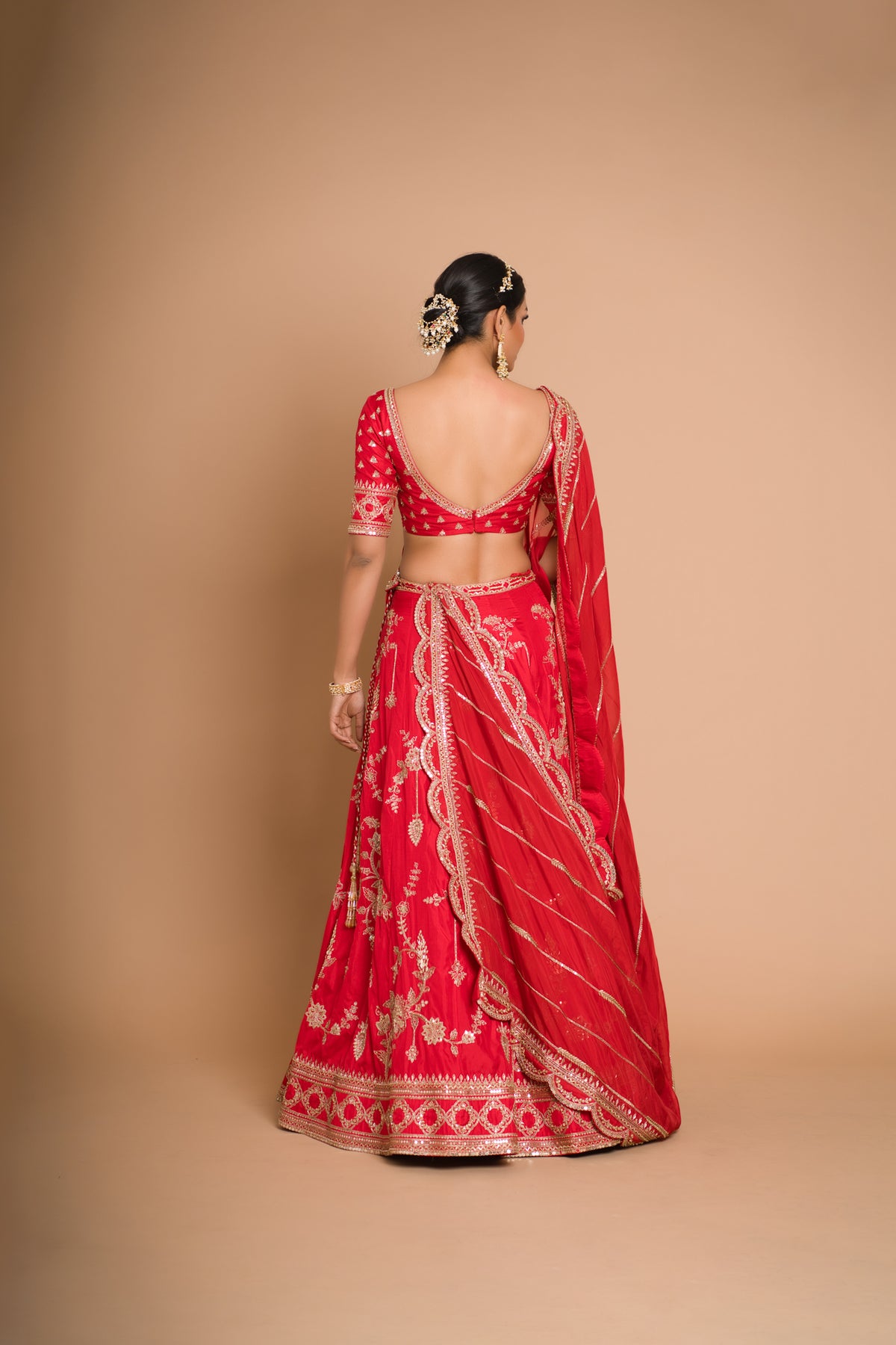 khwabee- red lehnga set